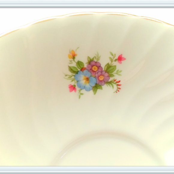 Royal Sutherland Tea Cup Saucer Set Floral Motif Fine Bone China Made in England - Picture 9 of 12